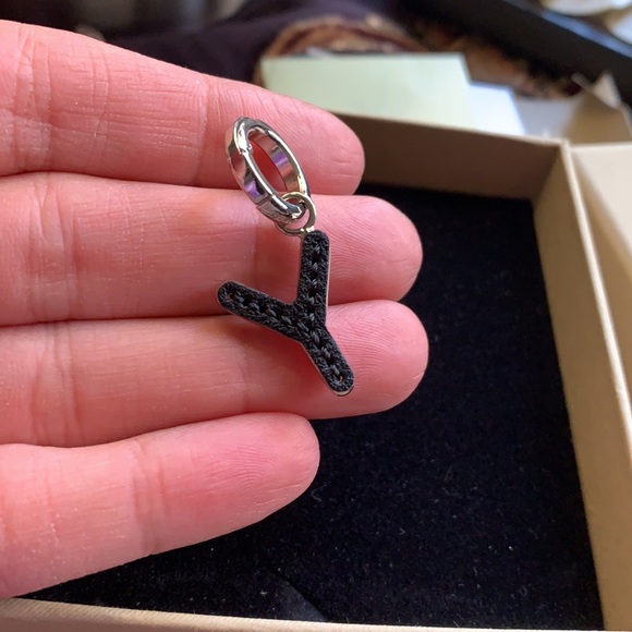 Authentic BURBERRY Silver/Leather- Y -Key/Charm/pendant .. - Picture 6 of 7